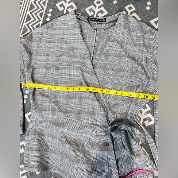 Zara Black and White Checkered gray plaid women’s Top L seen on TV - Picture 10 of 11